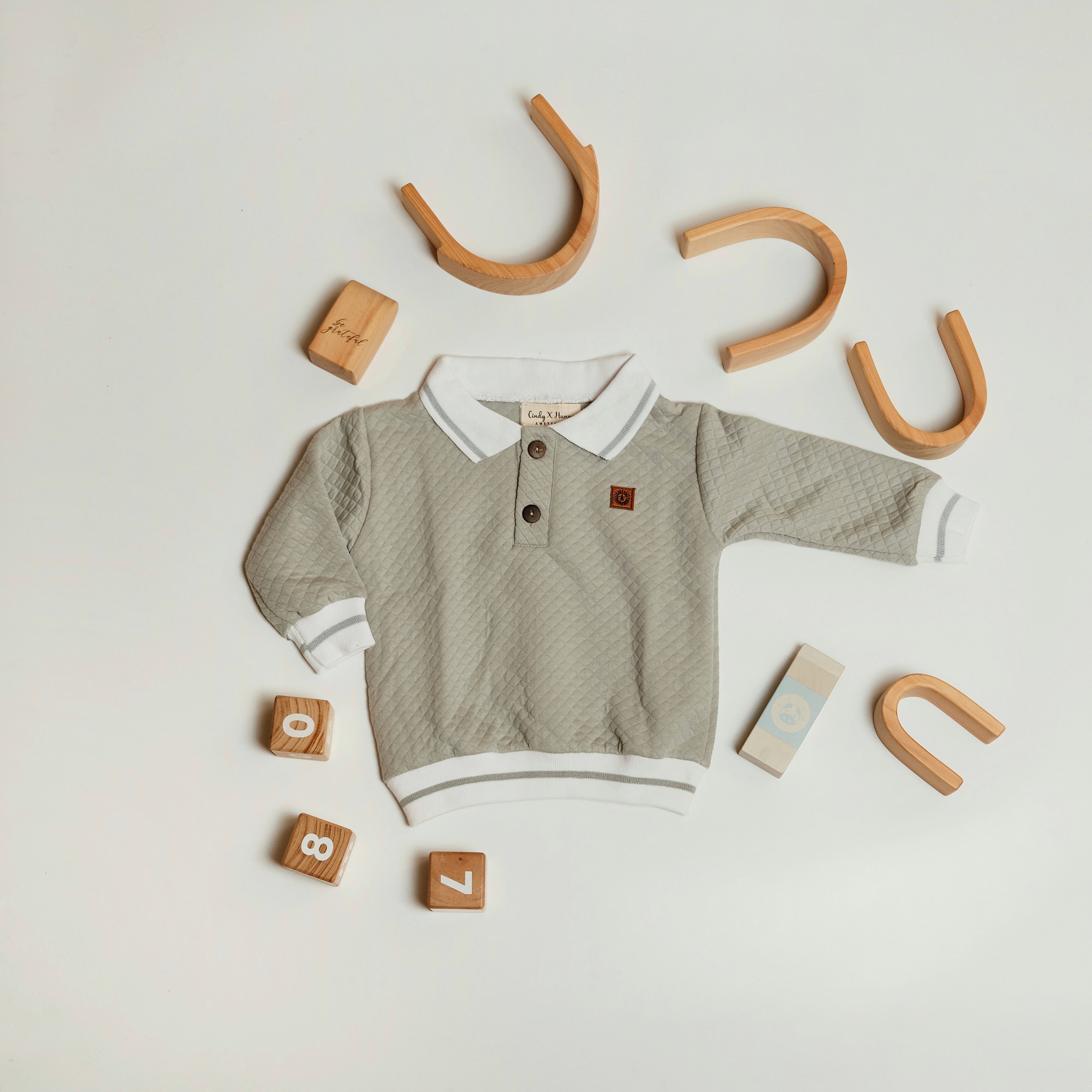 Collar sweater