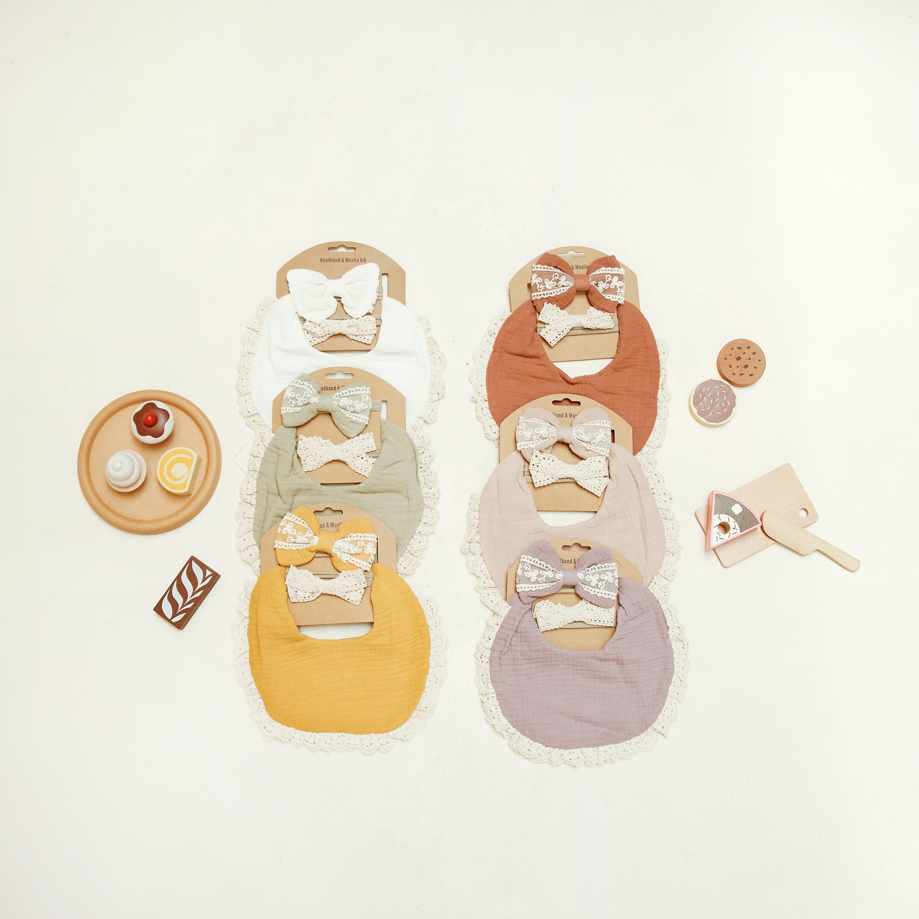 SET VINTAGE BABY BIBS ( BIB & 2 HEADBANDS )