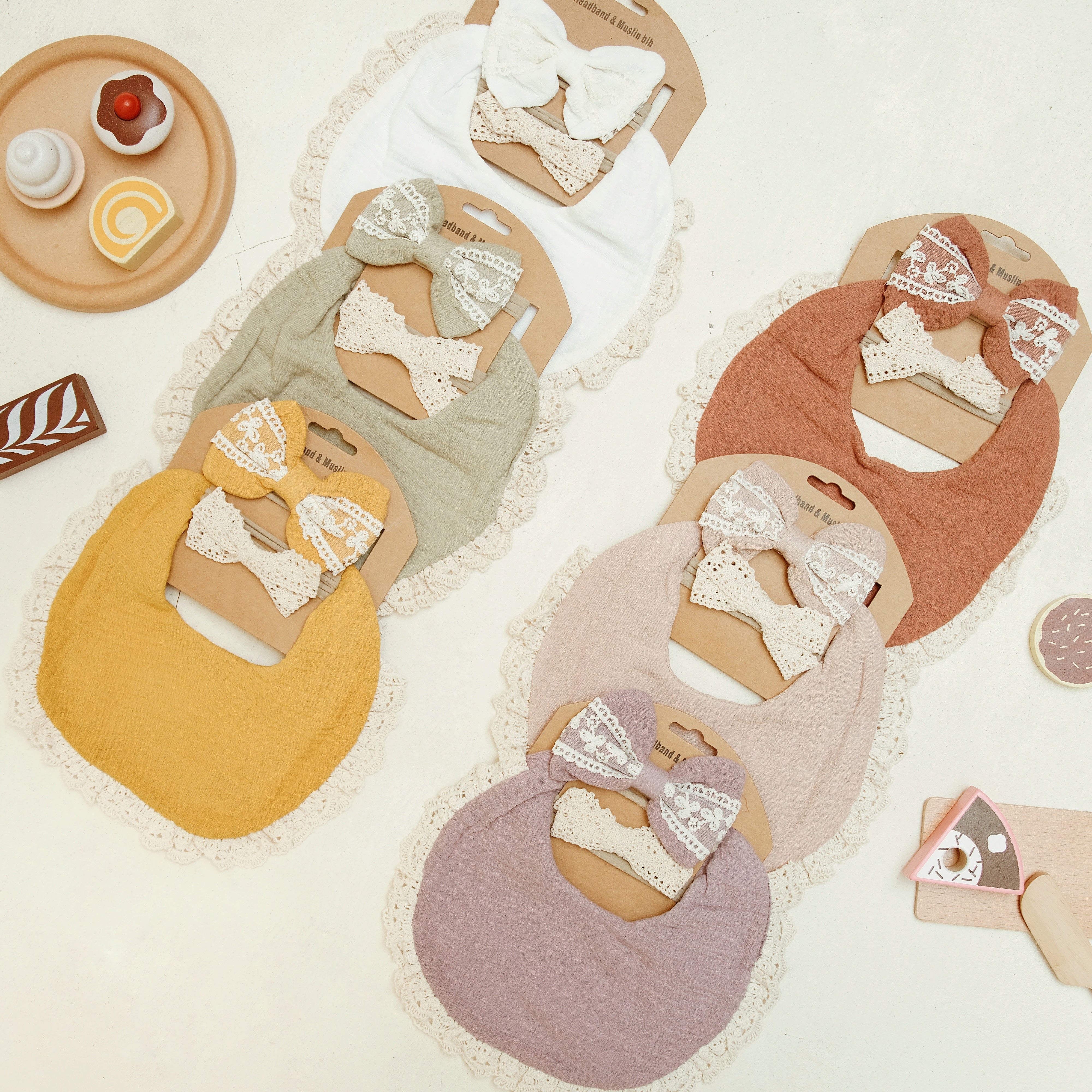 SET VINTAGE BABY BIBS ( BIB & 2 HEADBANDS )